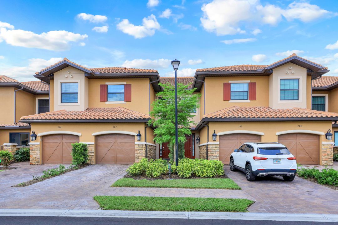 9650 Montelanico Loop #102, Naples, FL 34119