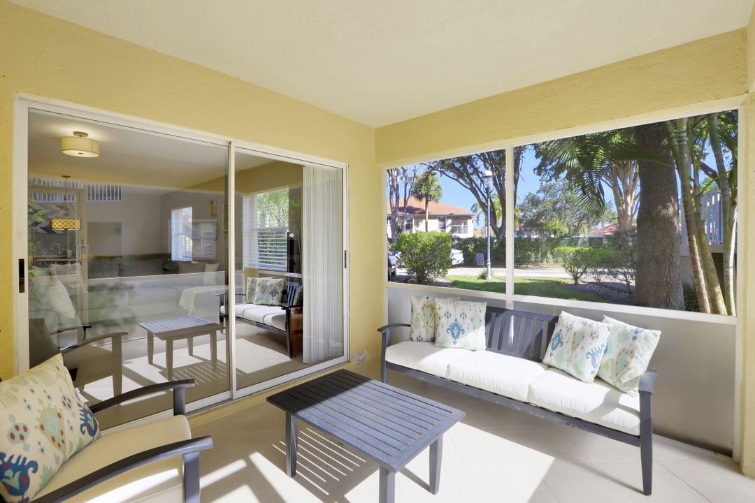 9605 Crescent Garden Dr, Naples, FL 34109