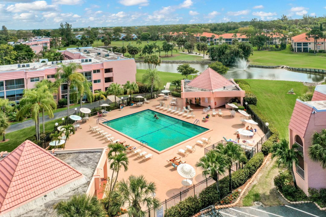 100 Forest Lakes Blvd #112, Naples, FL 34105
