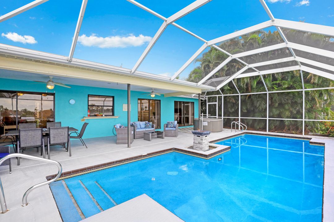 614 Cape Coral Pkwy W, Cape Coral, FL 33914