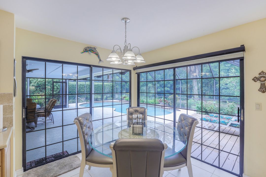 2259 Queens Way, Naples, FL 34112