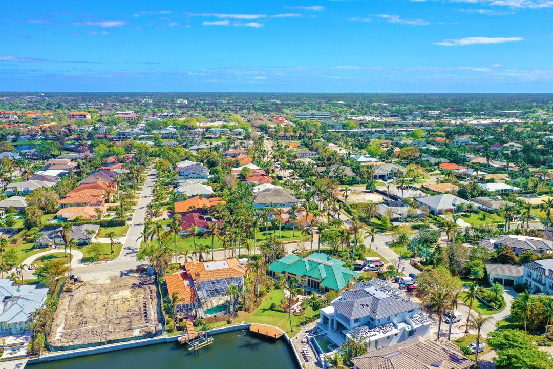 405 Neapolitan Way, Naples, FL 34103