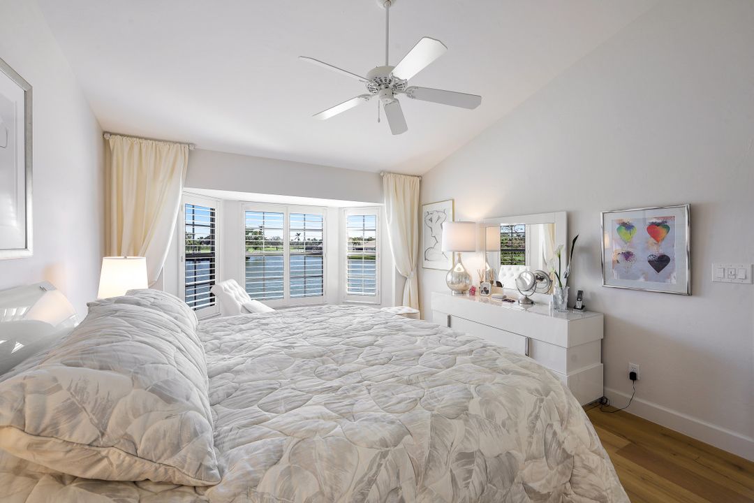 3552 Windjammer Cir #902, Naples, FL 34112