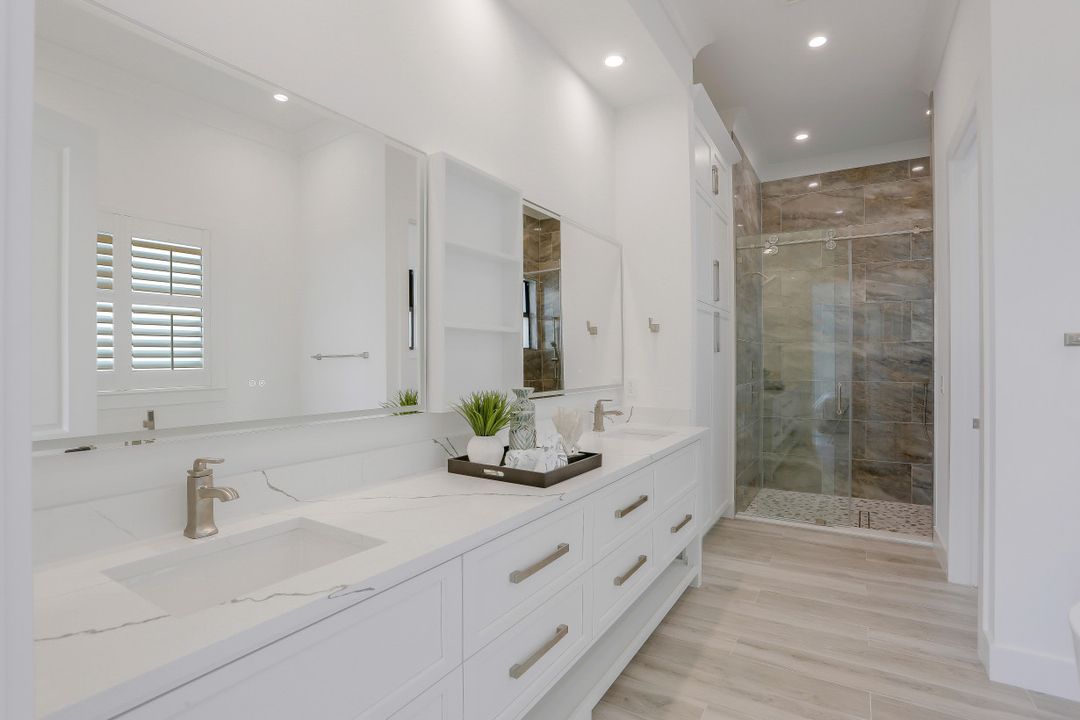 5305 Bayshore Ave, Cape Coral, FL 33904