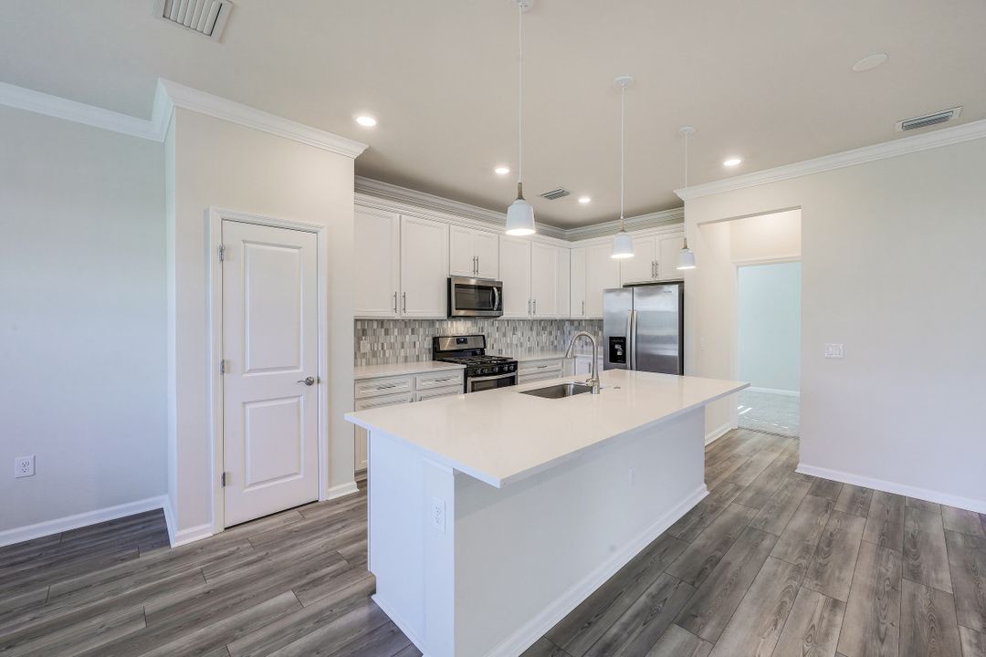 2236 Yellowfin Cir, Naples, FL 34114