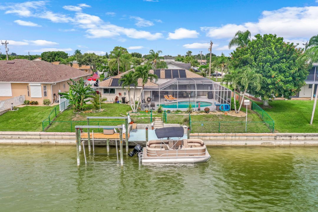 28 SE 12th Ave, Cape Coral, FL 33990