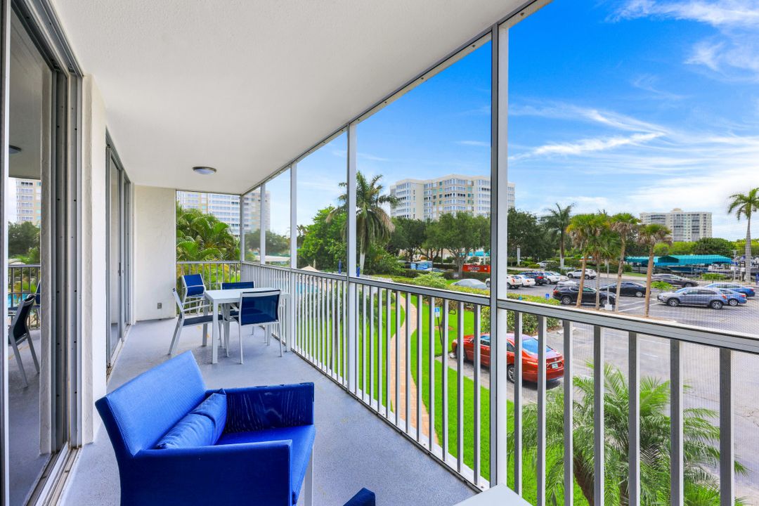 5 Bluebill Ave #210, Naples, FL 34108