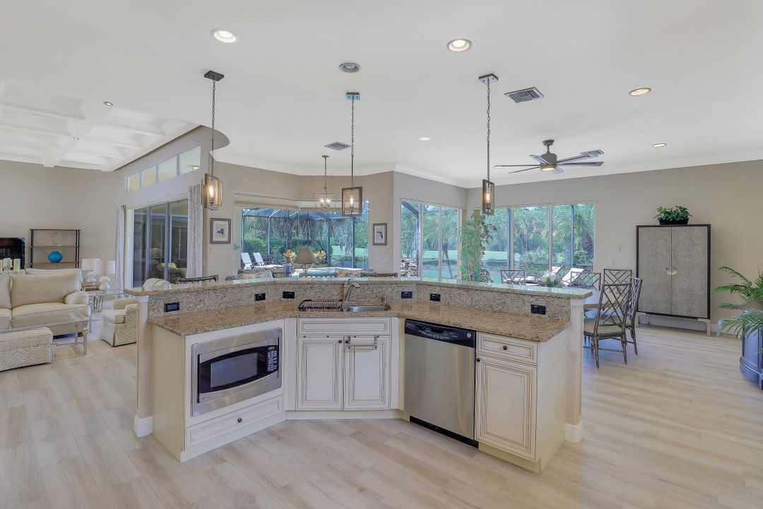 3601 Cedar Hammock View Ct, Naples, FL 34112