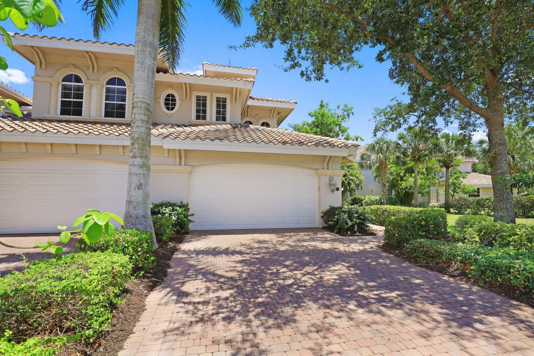 3176 Serena Ln #202, Naples, FL 34114