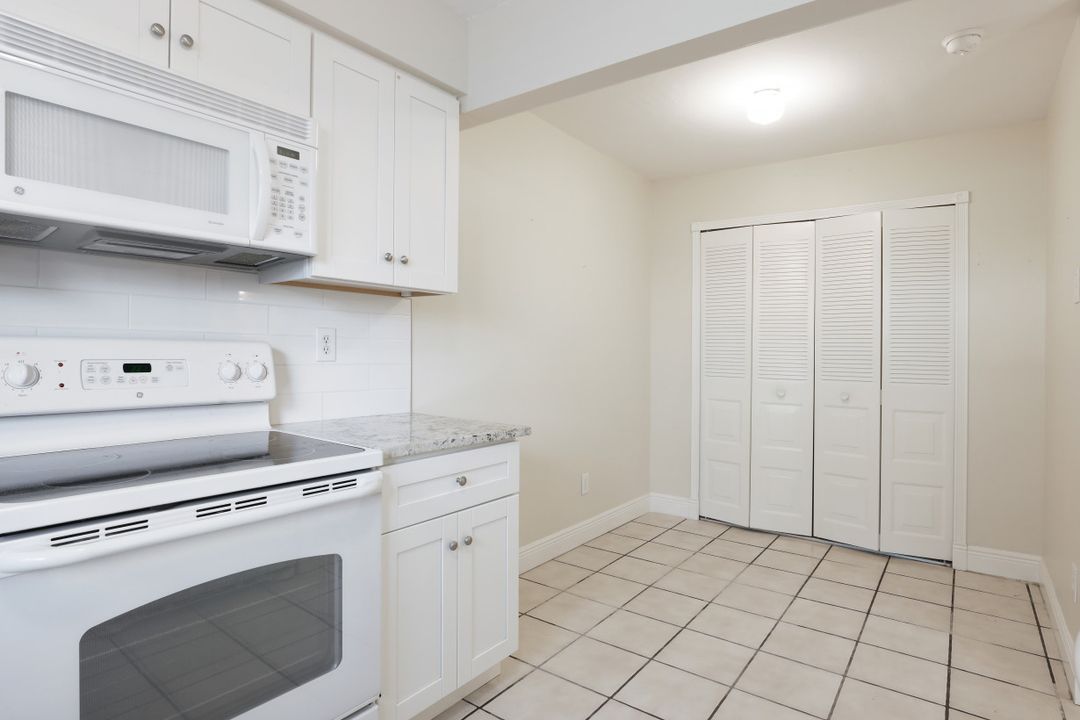 621 SE 12th Ave APT 118, Cape Coral, FL 33990