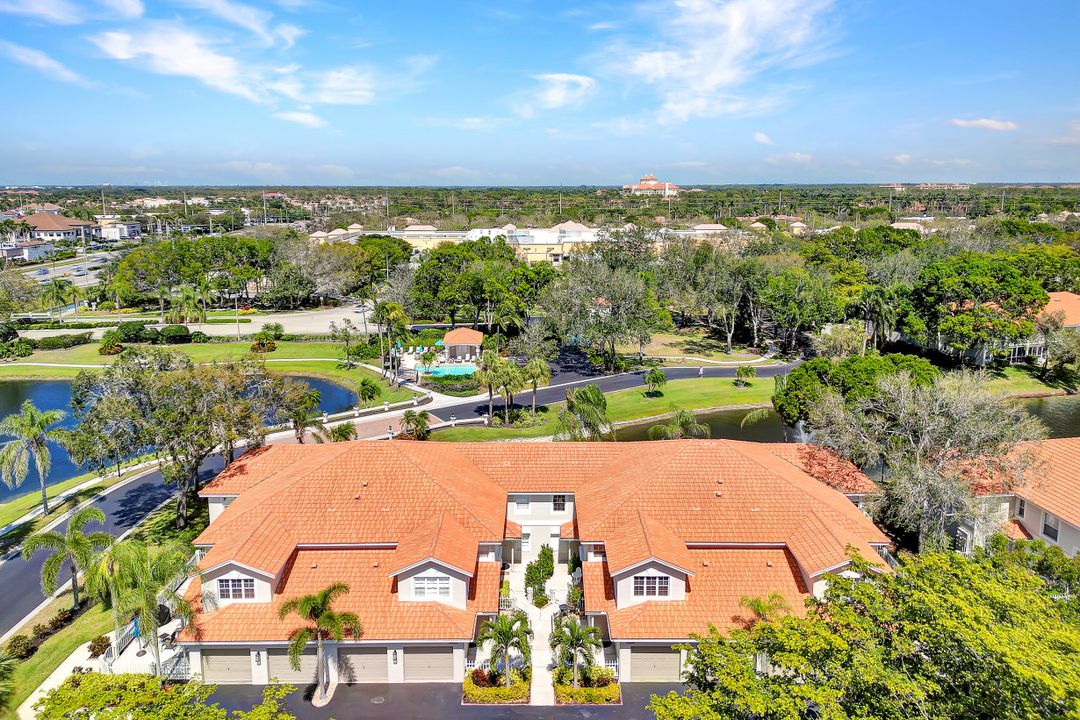 2426 Orchid Bay Dr # F-204, Naples, FL 34109