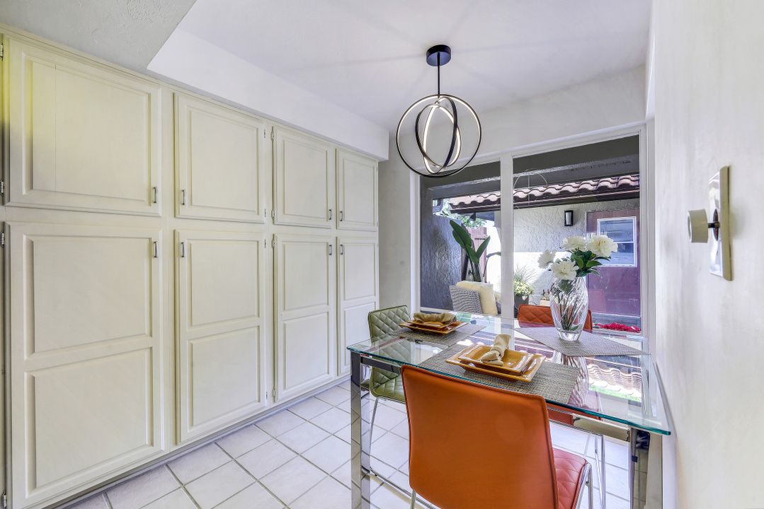 2128 Buckingham Ln, Naples, FL 34112