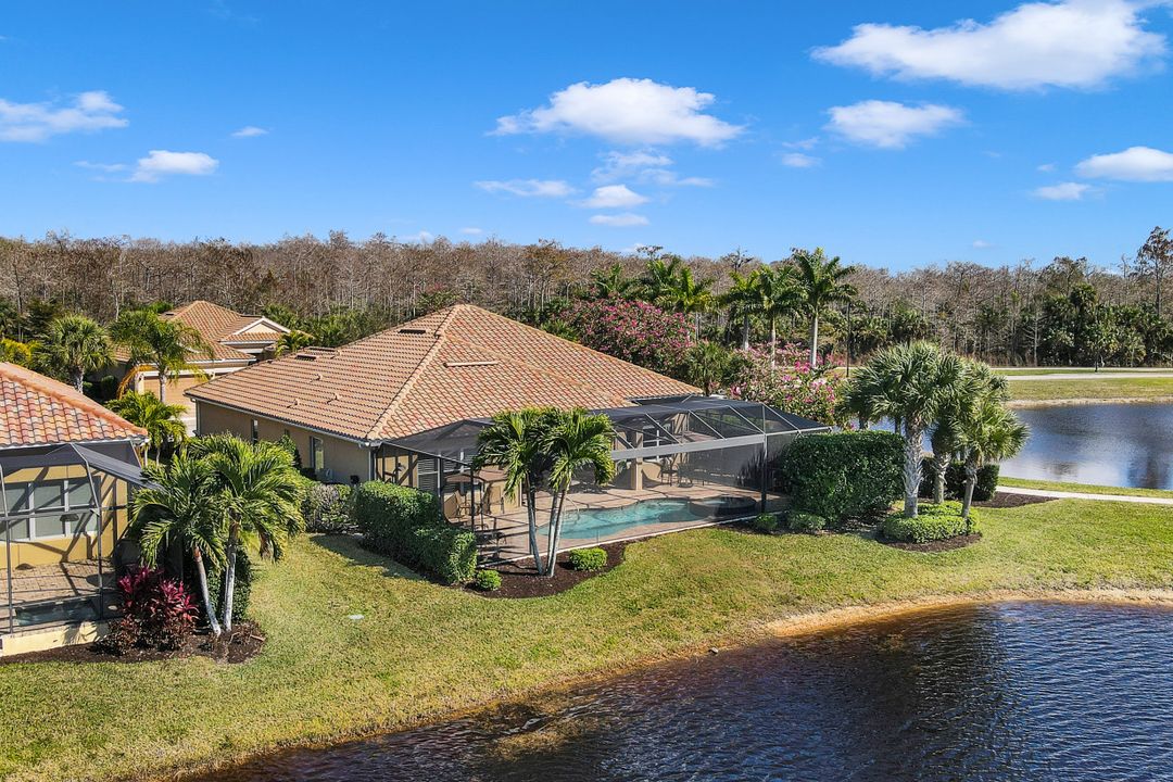 8961 Quarry Dr, Naples, FL 34120