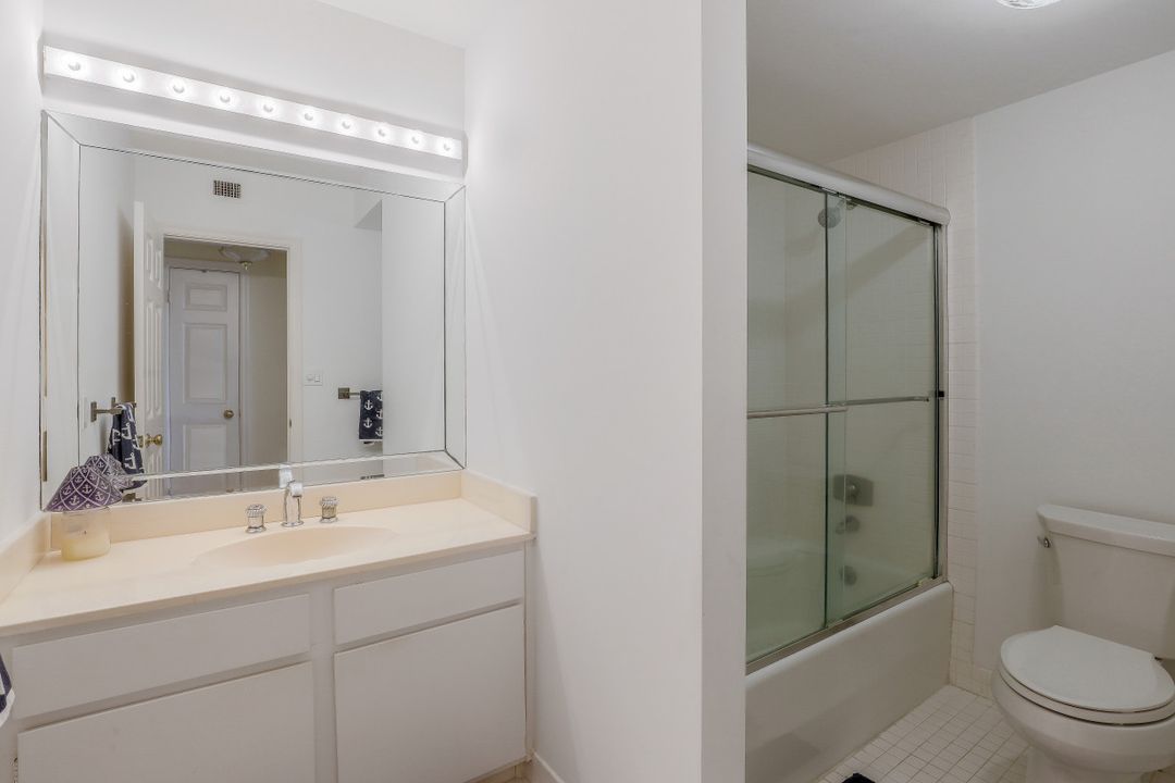 4051 Gulf Shore Blvd N #1105, Naples, FL 34103