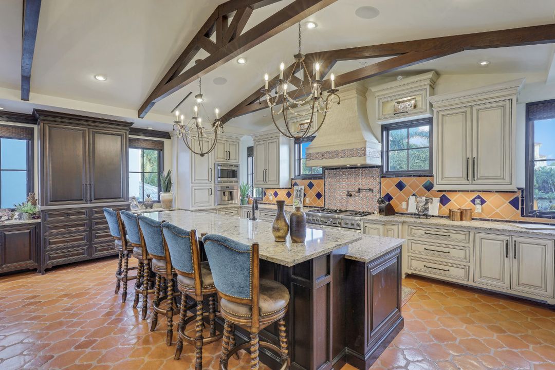 10080 Gulf Shore Dr, Naples, FL 34108