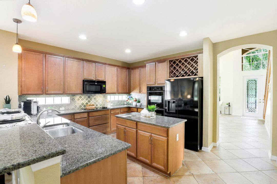 8330 Sumner Ave, Fort Myers, FL 33908