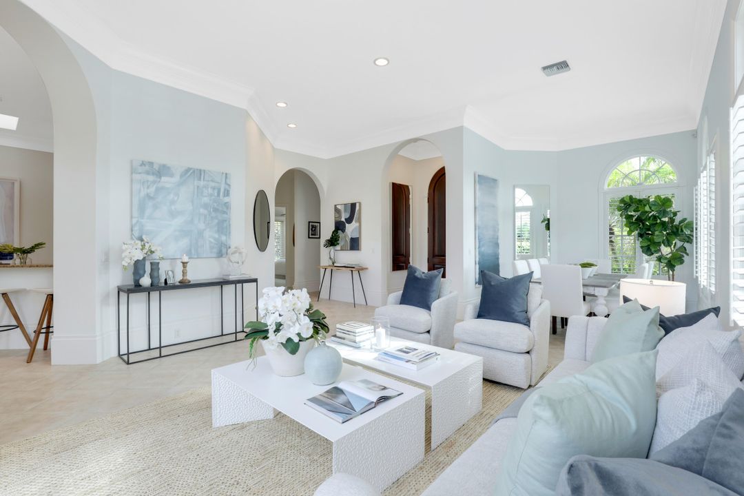 2547 Avila Ln, Naples, FL 34105