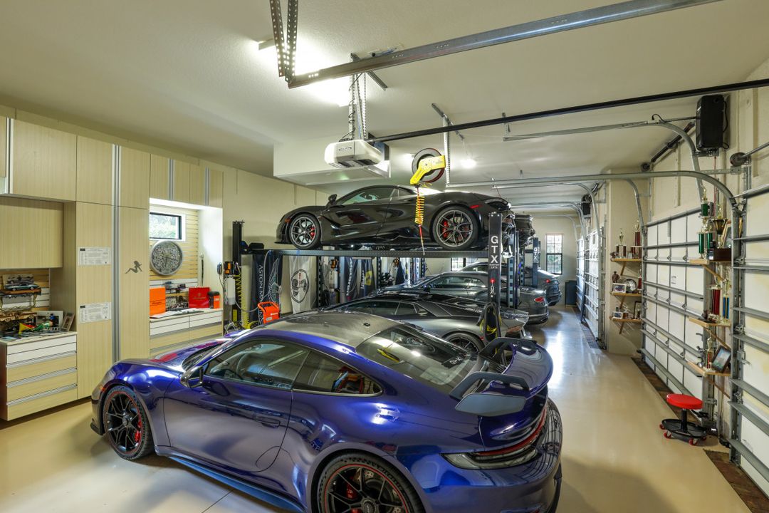 9238 Marble Stone Dr, Naples, FL 34120