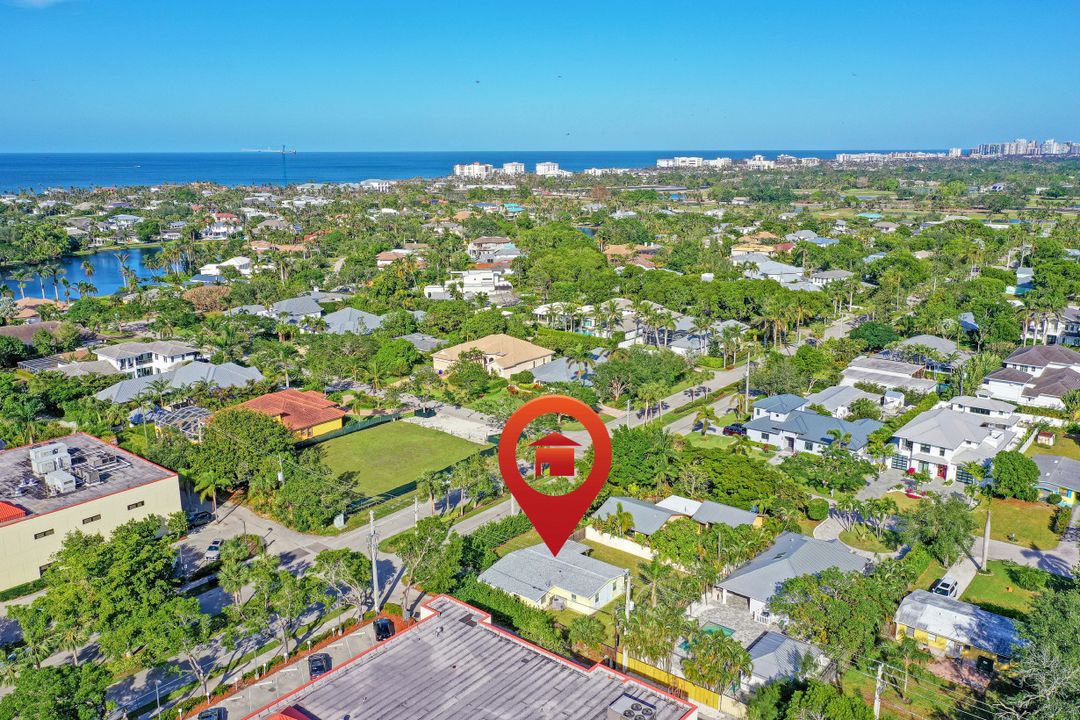476 7th St N, Naples, FL 34102