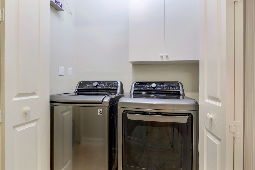 2882 Castillo Ct  #101, Naples, FL 34109