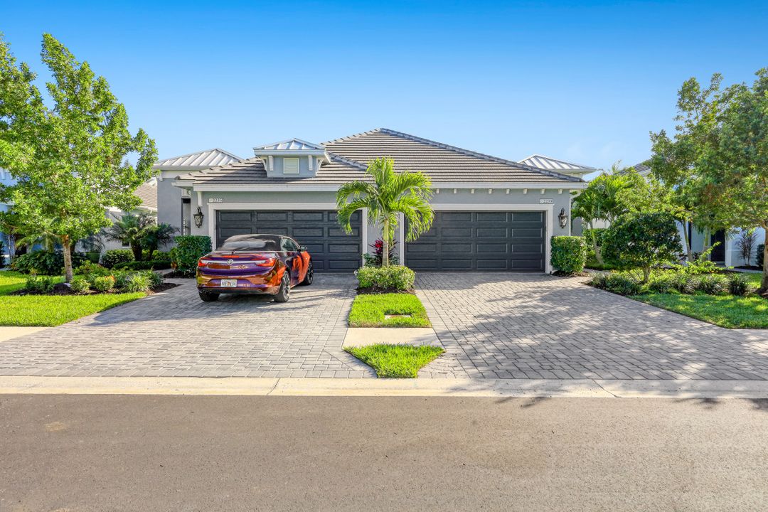 2239 Marquesa Cir, Naples, FL 34112