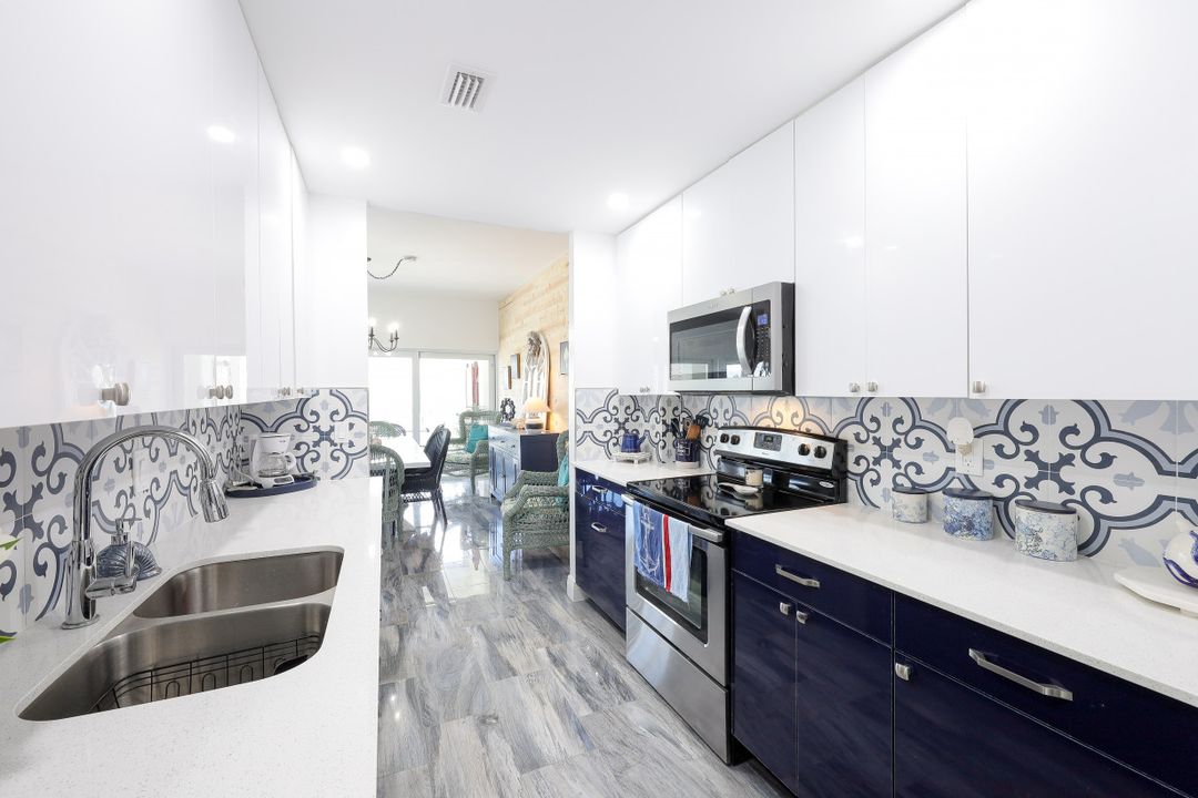 1 Bluebill Ave #803, Naples, FL 34108