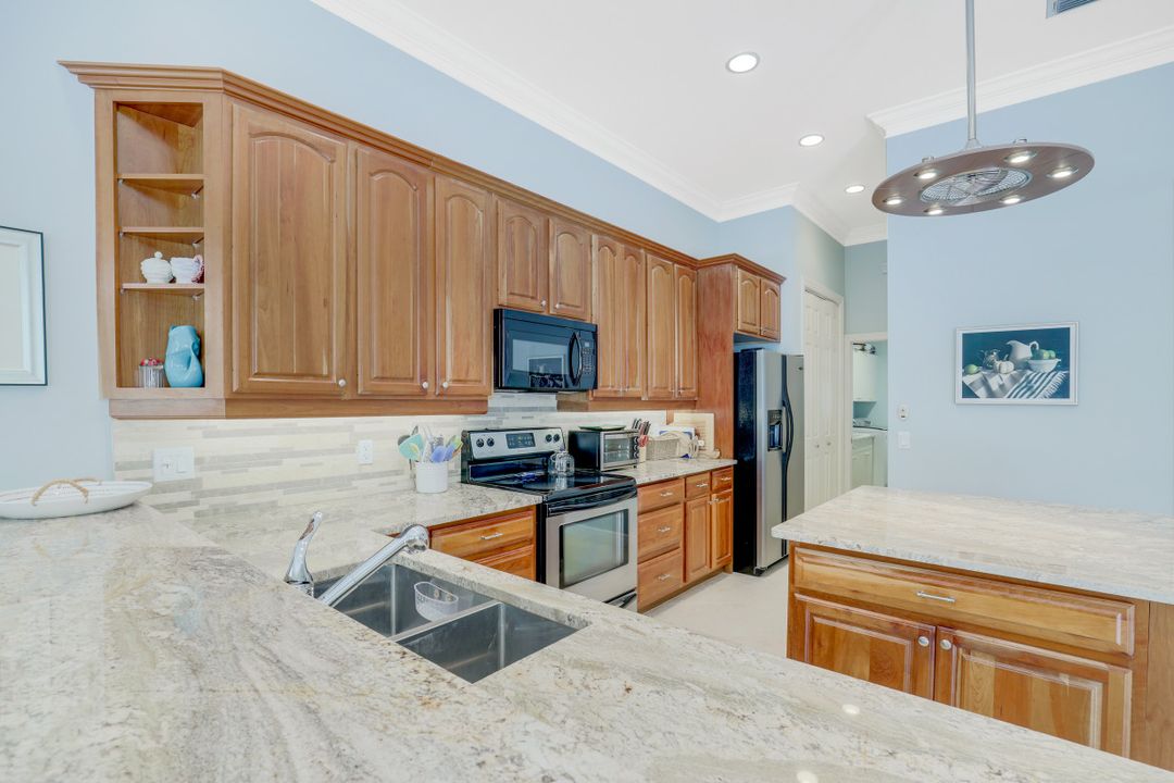 2229 Goshawk Ct, Naples, FL 34105