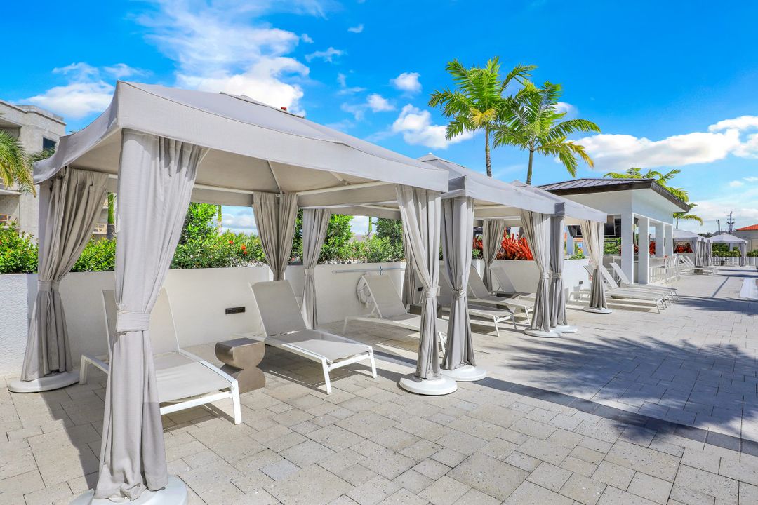 1111 Central Ave #402, Naples, FL 34102