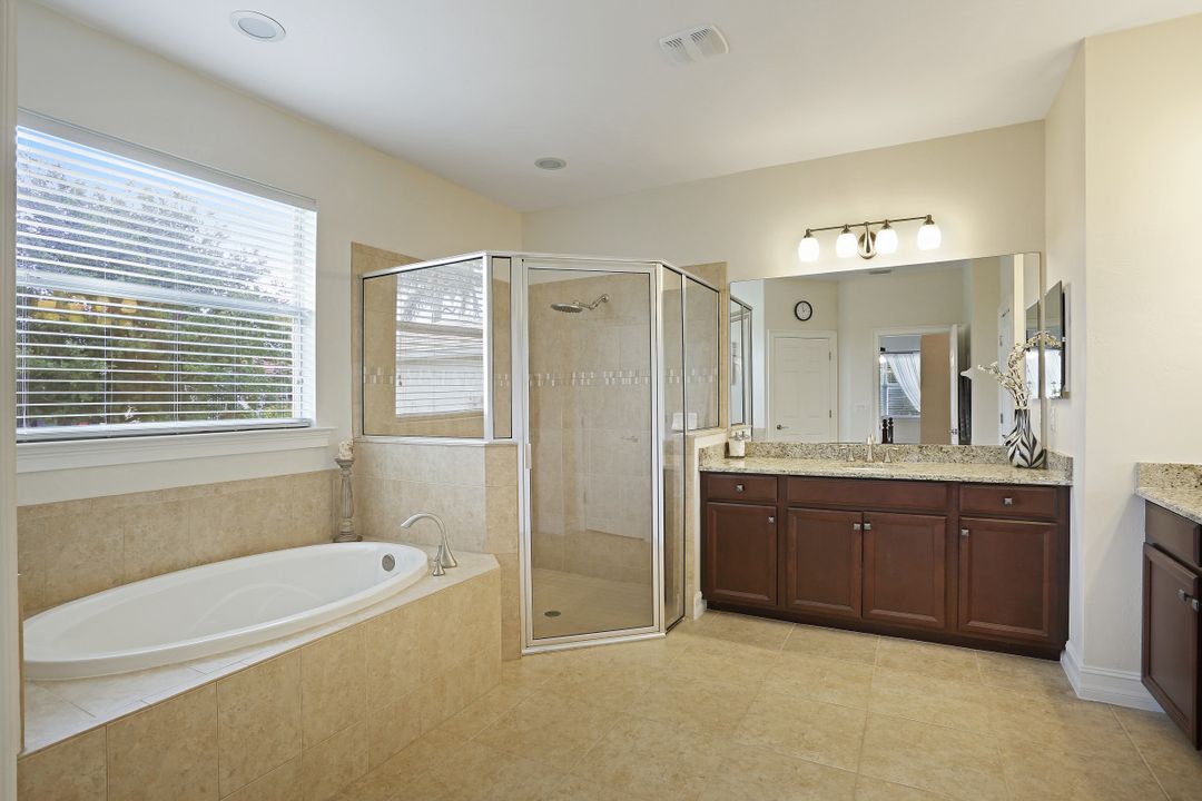 2548 Ashbury Cir, Cape Coral, FL 33991