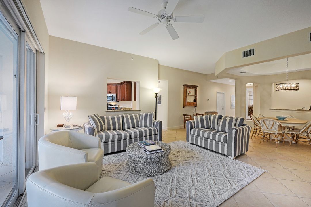 8080 Players Cove Dr Unit 102, Naples, FL 34113