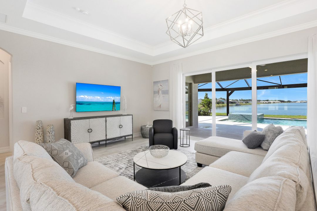 14360 Blue Bay Cir, Fort Myers, FL 33913