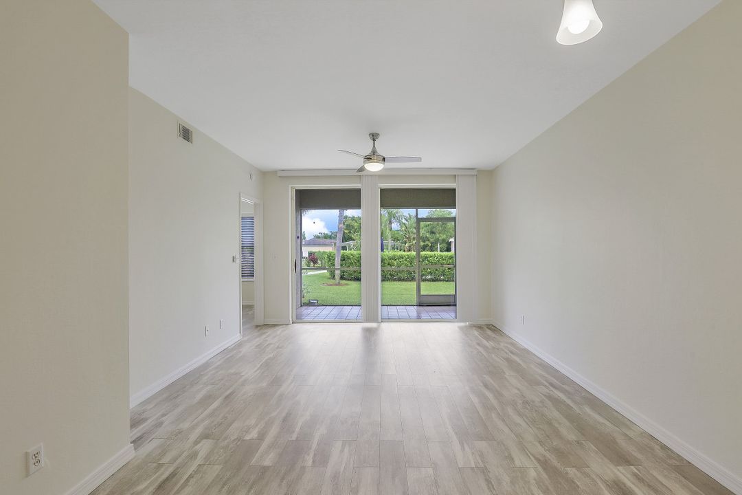 328 Bradstrom Cir, #E-101 Naples, FL 34113