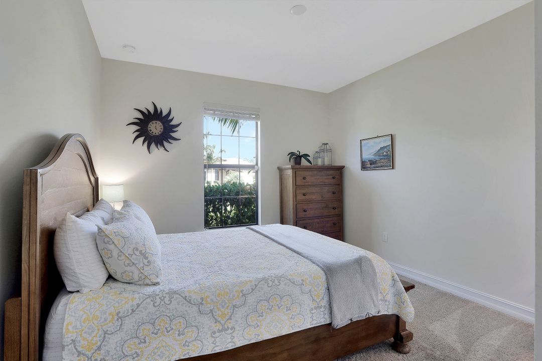1622 Songbird Ct, Naples, FL 34120