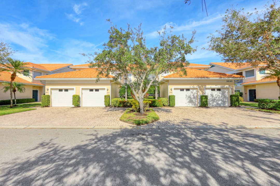 5245 Birmingham Dr #102, Naples, FL 34110