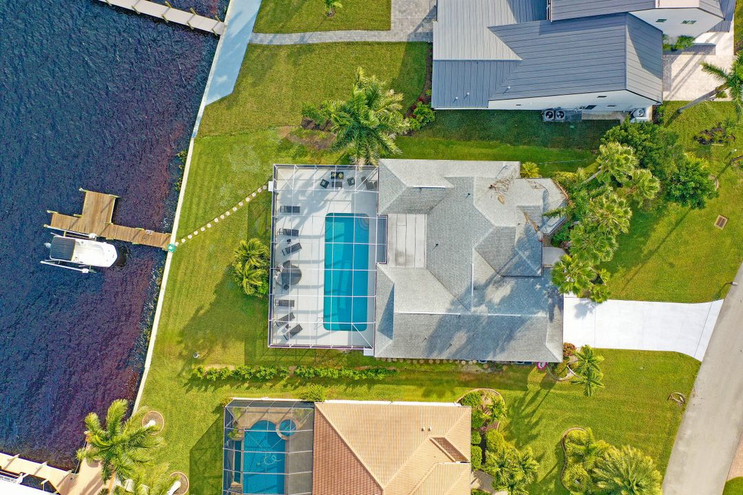 5261 Nautilus Dr, Cape Coral, FL 33904