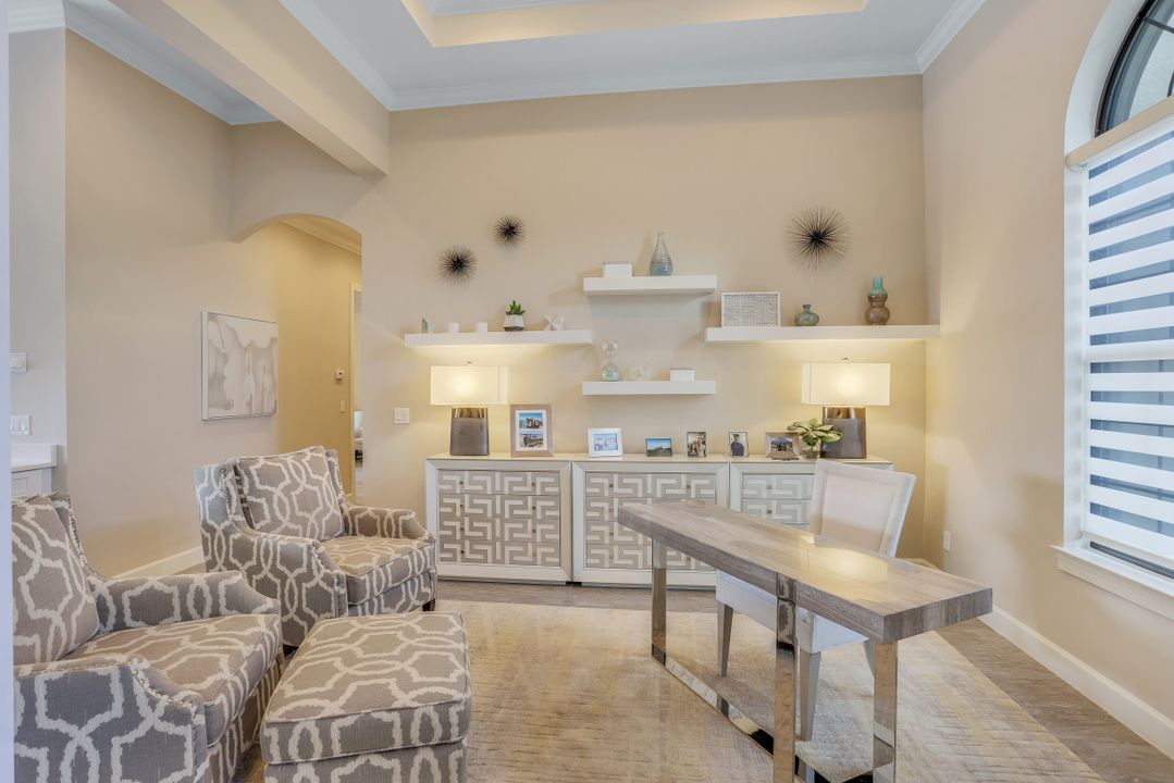 9086 Sorreno Ct, Naples, FL 34119