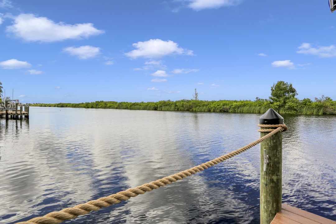 3236 Surfside Blvd, Cape Coral, FL 33914