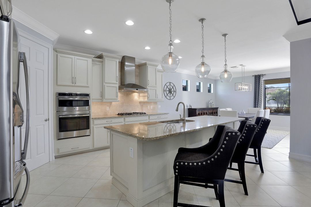 1622 Songbird Ct, Naples, FL 34120