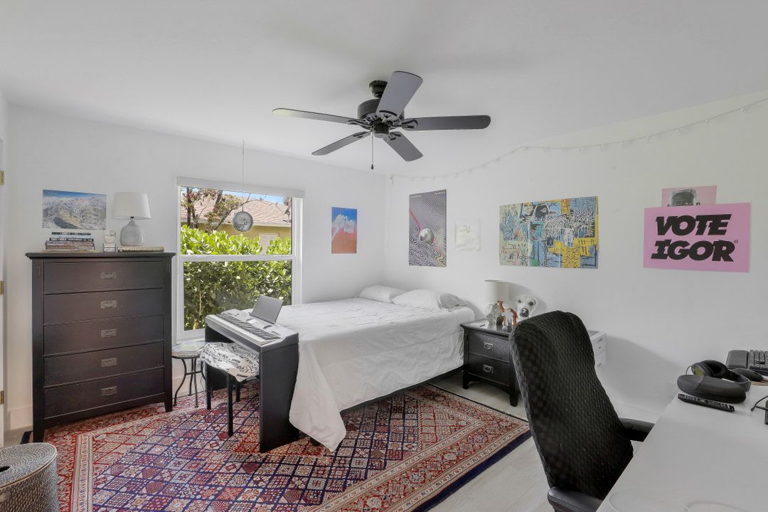 1010 Nottingham Dr, Naples, FL 34109