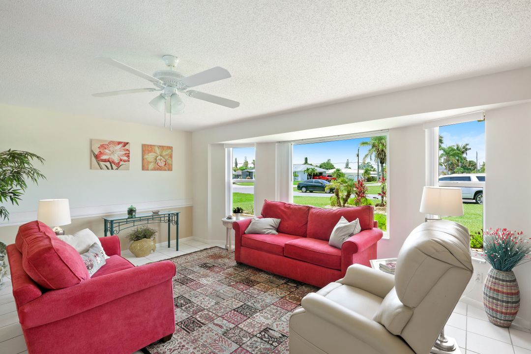 206 SE 45th St, Cape Coral, FL 33904