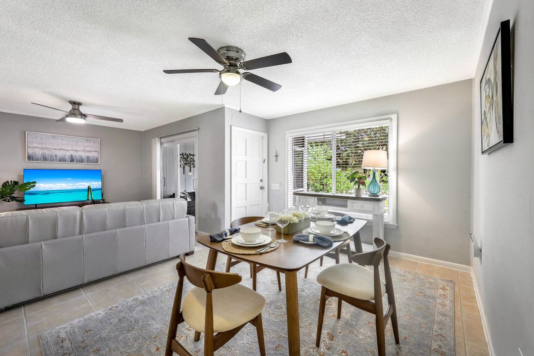 10095 7th St N #2, Naples, FL 34108