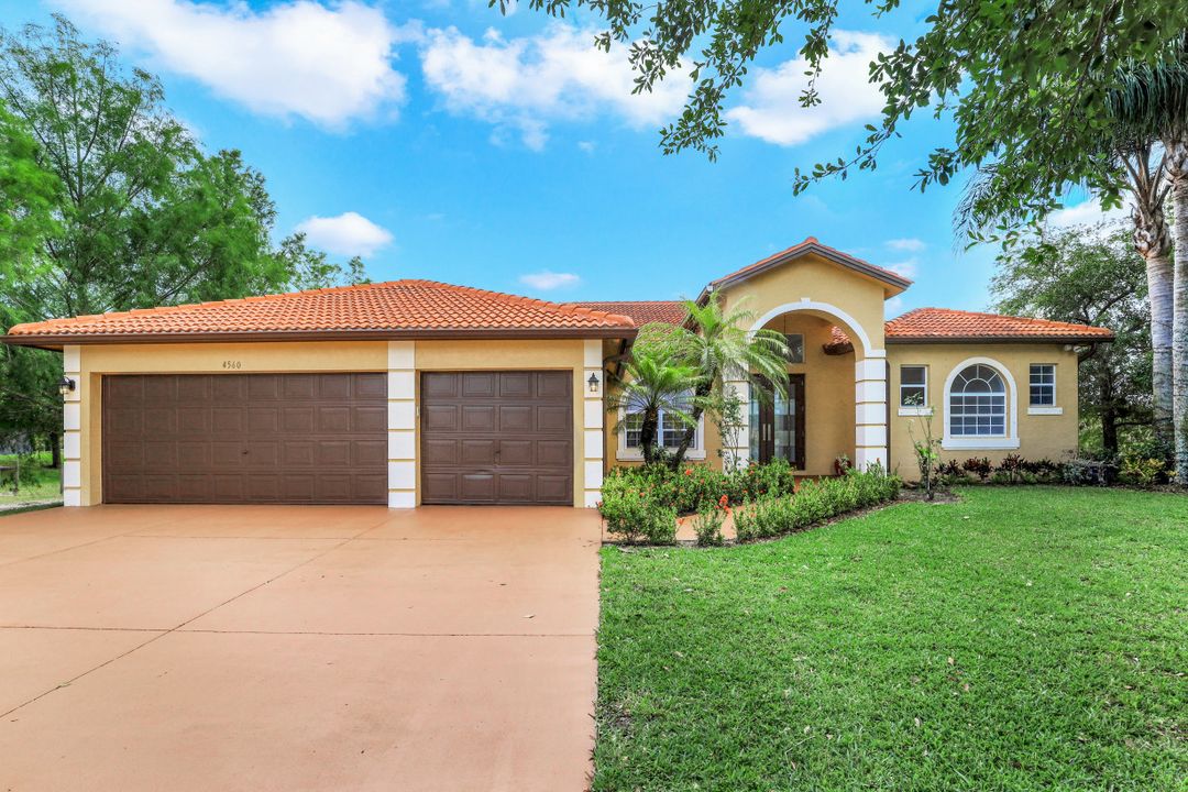 4560 22nd St NE, Naples, FL 34120