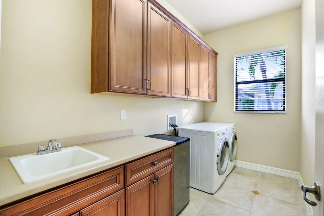 2234 SE 20th Pl, Cape Coral, FL 33990
