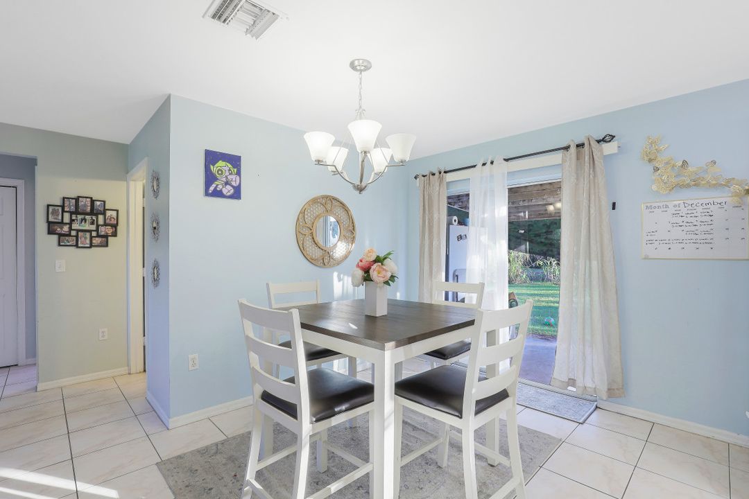 5250 Texas Ave, Naples, FL 34113