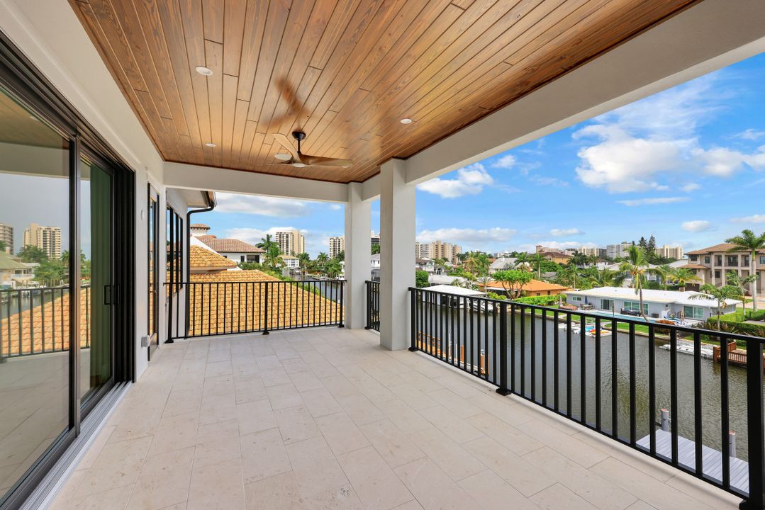 241 Egret Ave, Naples, FL 34108