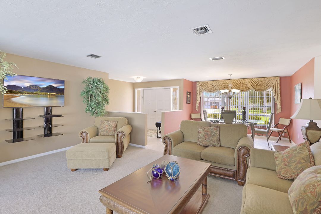 5241 Seagull Ct, Cape Coral, FL 33904