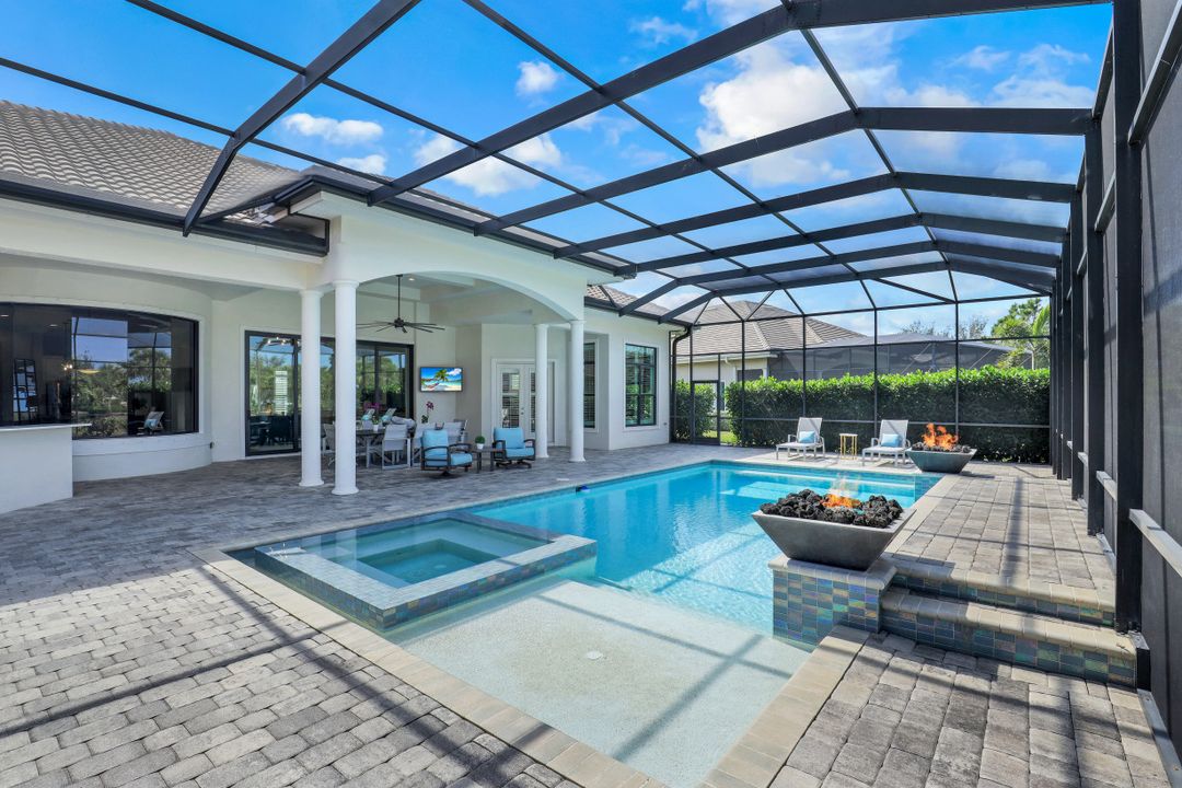 9011 Arrezo Ct, Naples, FL 34119