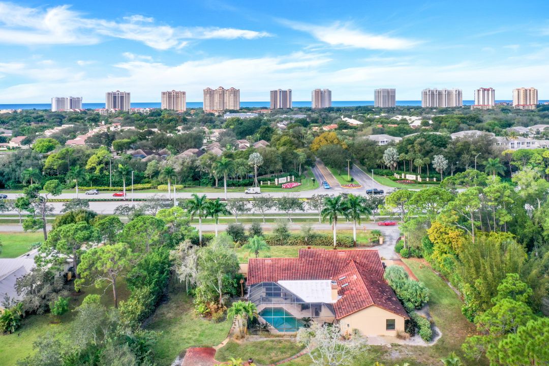 6846 Trail Blvd, Naples, FL 34108