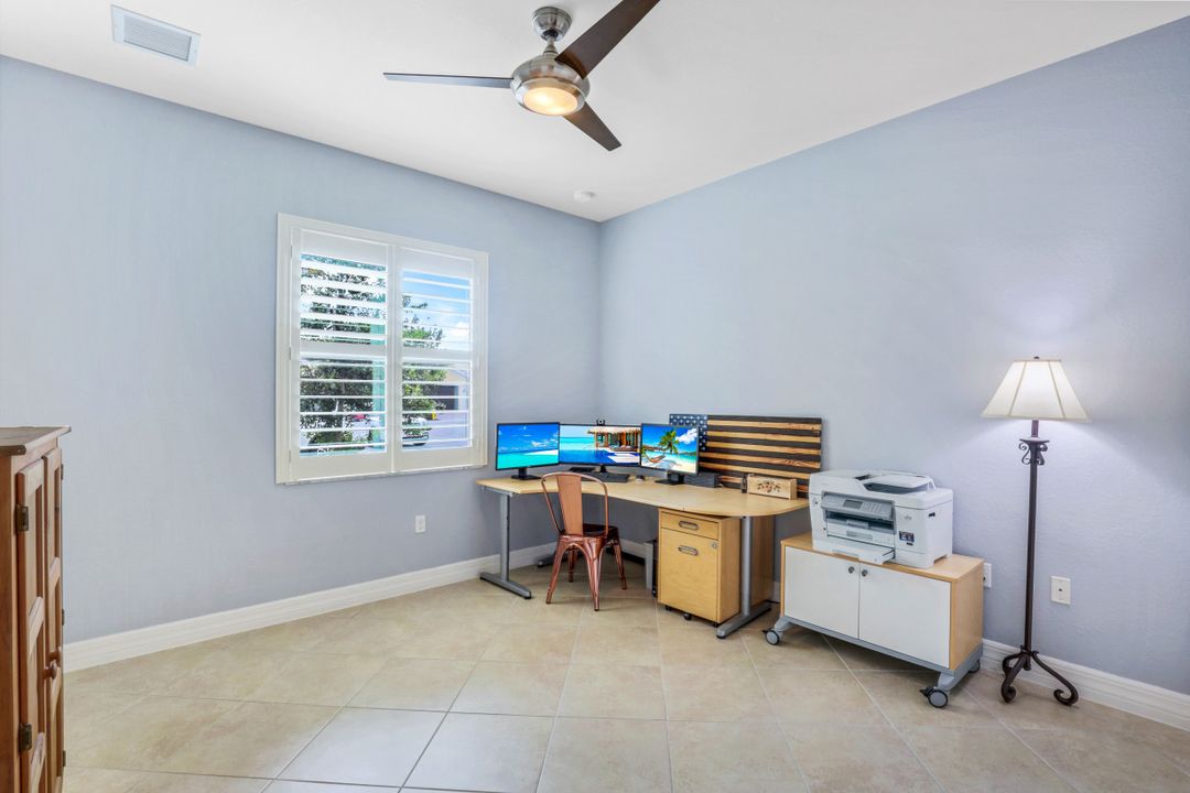 3082 Hudson Ter, Naples, FL 34119