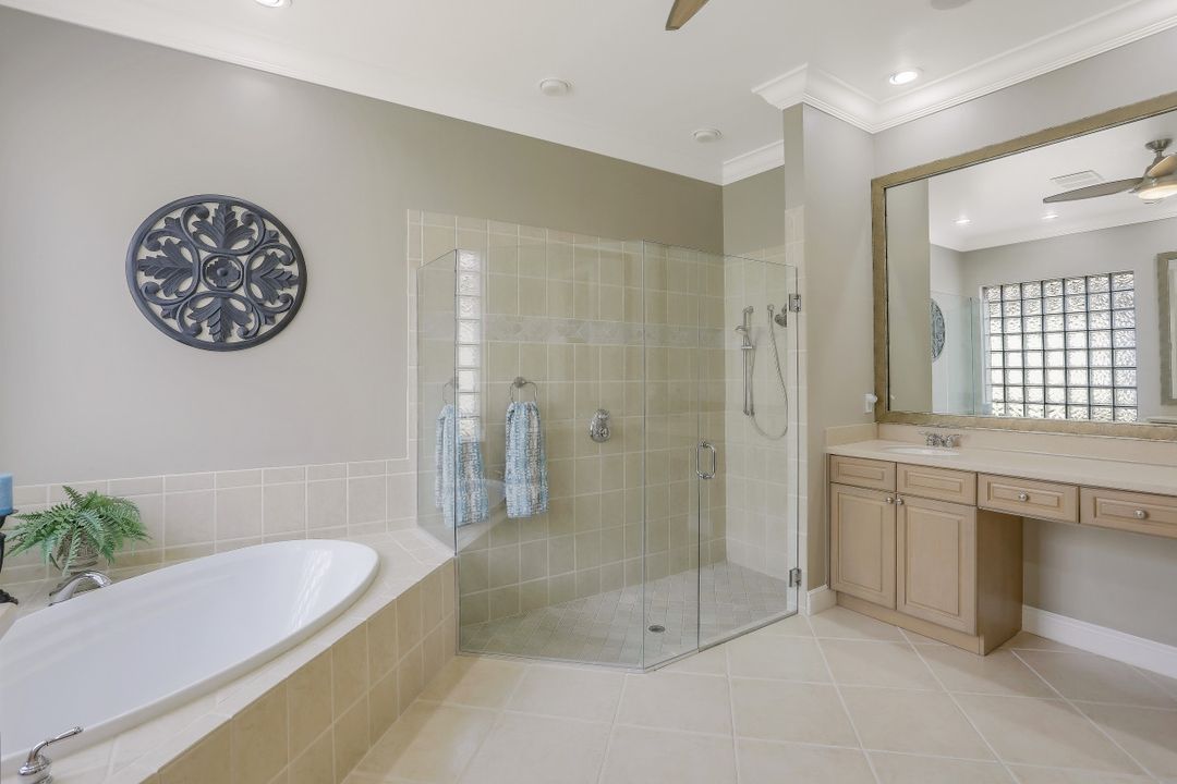 28637 Pienza Ct, Bonita Springs, FL 34135